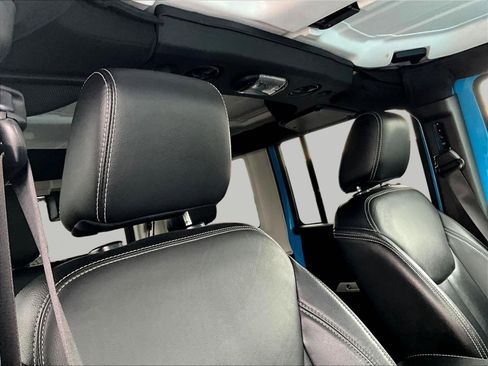 Used 2017 Jeep Wrangler Unlimited Sahara w/ Quick Order Package 23E Chief AWD/4WD image 26