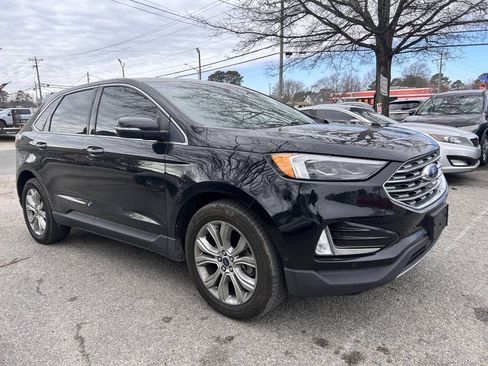 Used 2019 Ford Edge Titanium w/ Equipment Group 301A FWD image 2