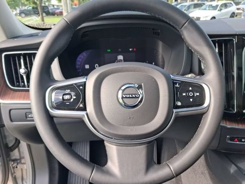 Used 2024 Volvo XC60 B5 Plus AWD/4WD image 17