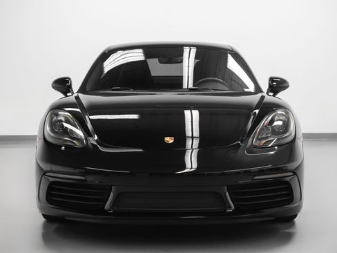 Certified 2022 Porsche 718 Cayman RWD image 8