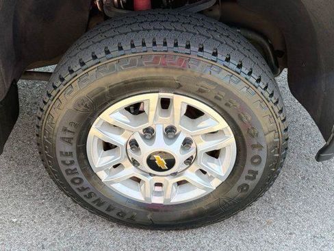 Used 2025 Chevrolet Silverado 2500 LT AWD/4WD image 19