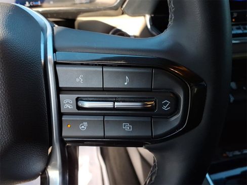 Certified 2024 Chevrolet Colorado ZR2 w/ ZR2 Convenience Package III image 22