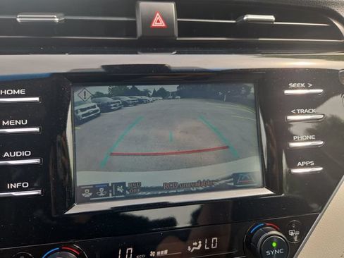 Used 2018 Toyota Camry XLE FWD image 21