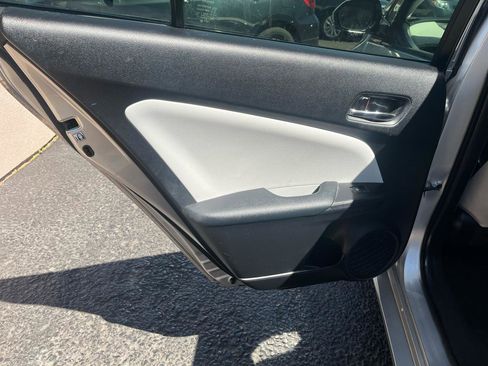 Used 2017 Toyota Prius Four Touring FWD image 27