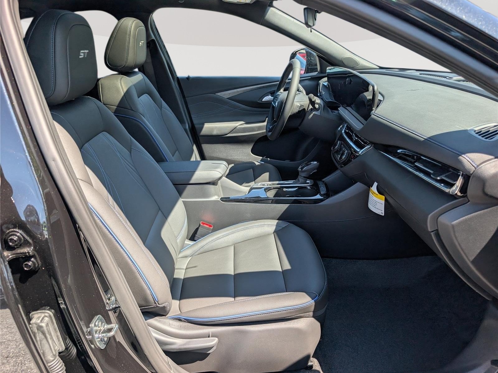 New 2026 Buick Envista Sport Touring w/ Advanced Safety Package FWD image 8