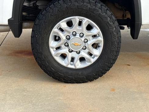 Used 2023 Chevrolet Silverado 2500 LTZ AWD/4WD image 11
