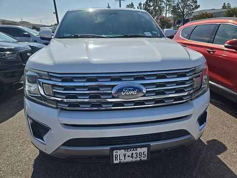 Used 2018 Ford Expedition Max Limited RWD image 2