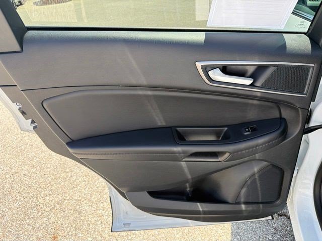 Used 2024 Ford Edge SEL AWD/4WD image 13