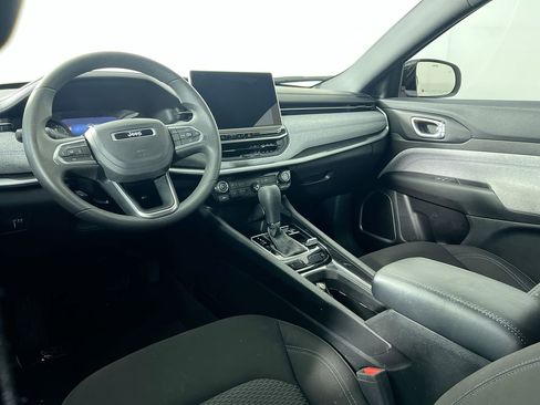 Used 2023 Jeep Compass Sport image 30