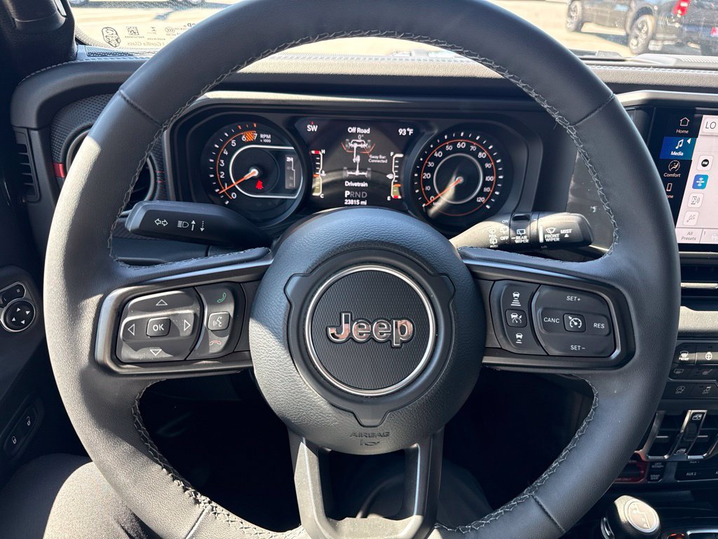 Certified 2025 Jeep Wrangler Unlimited Rubicon w/ Convenience Group AWD/4WD image 18