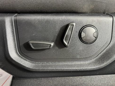 Used 2019 Ford F150 XLT w/ Equipment Group 302A Luxury AWD/4WD image 32
