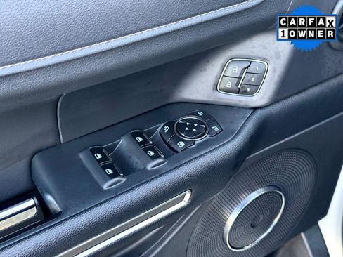 Used 2024 Ford Expedition XLT image 15