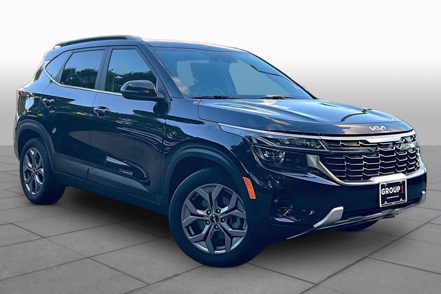 Used 2024 Kia Seltos S AWD/4WD image 3