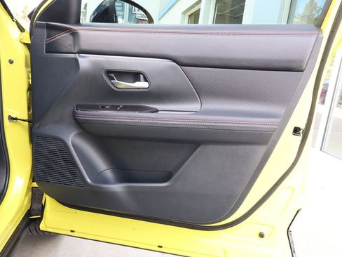 Used 2025 Nissan Kicks SR AWD/4WD image 30