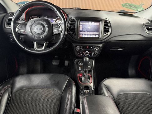 Used 2018 Jeep Compass Trailhawk AWD/4WD image 6