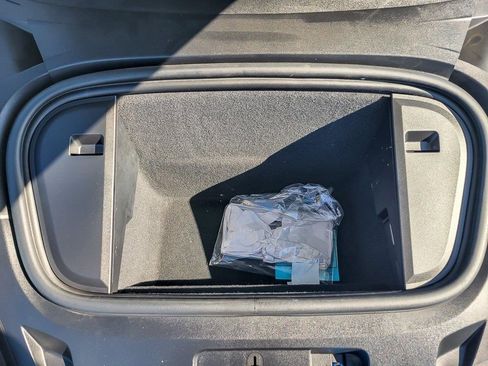 Used 2022 Porsche Taycan Turbo image 25