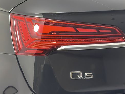 Used 2023 Audi Q5 2.0T Premium w/ Convenience Package AWD/4WD image 26