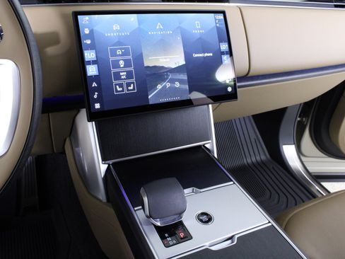 New 2026 Land Rover Range Rover Long Wheelbase SE image 19