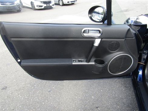 Used 2007 MAZDA MX-5 Miata Touring w/ Interior Trim Pkg image 25