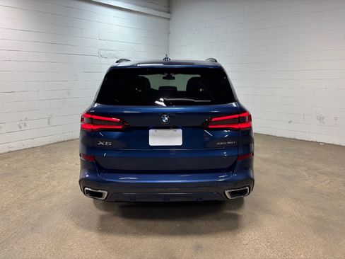 Used 2022 BMW X5 xDrive40i w/ M Sport Package AWD/4WD image 8