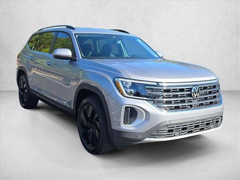 New 2026 Volkswagen Atlas SE image 9