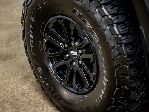 Used 2025 Ford F150 Raptor AWD/4WD image 19