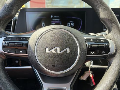 Used 2025 Kia Sportage LX image 21