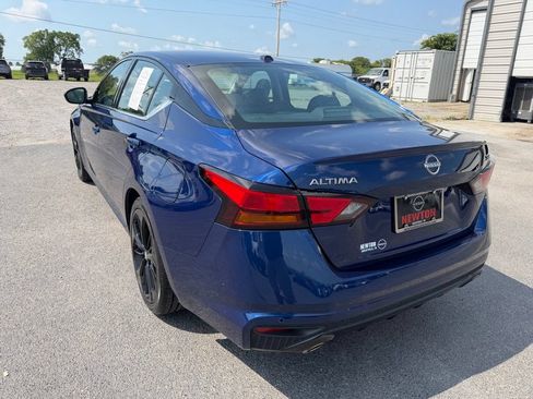 Used 2024 Nissan Altima 2.5 SR FWD image 33