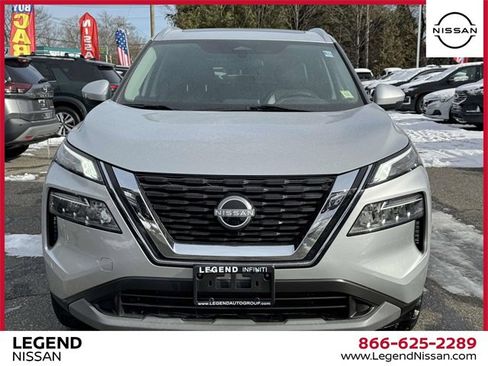 Used 2023 Nissan Rogue SV w/ SV Premium Package image 2