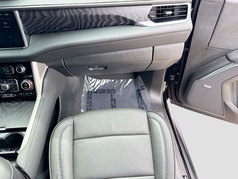 Used 2024 GMC Yukon Denali RWD image 18