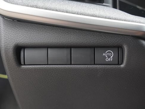 Used 2025 Nissan Kicks SV FWD image 10