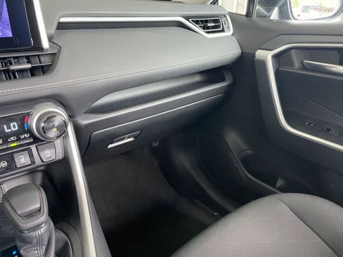 Used 2024 Toyota RAV4 XLE image 33