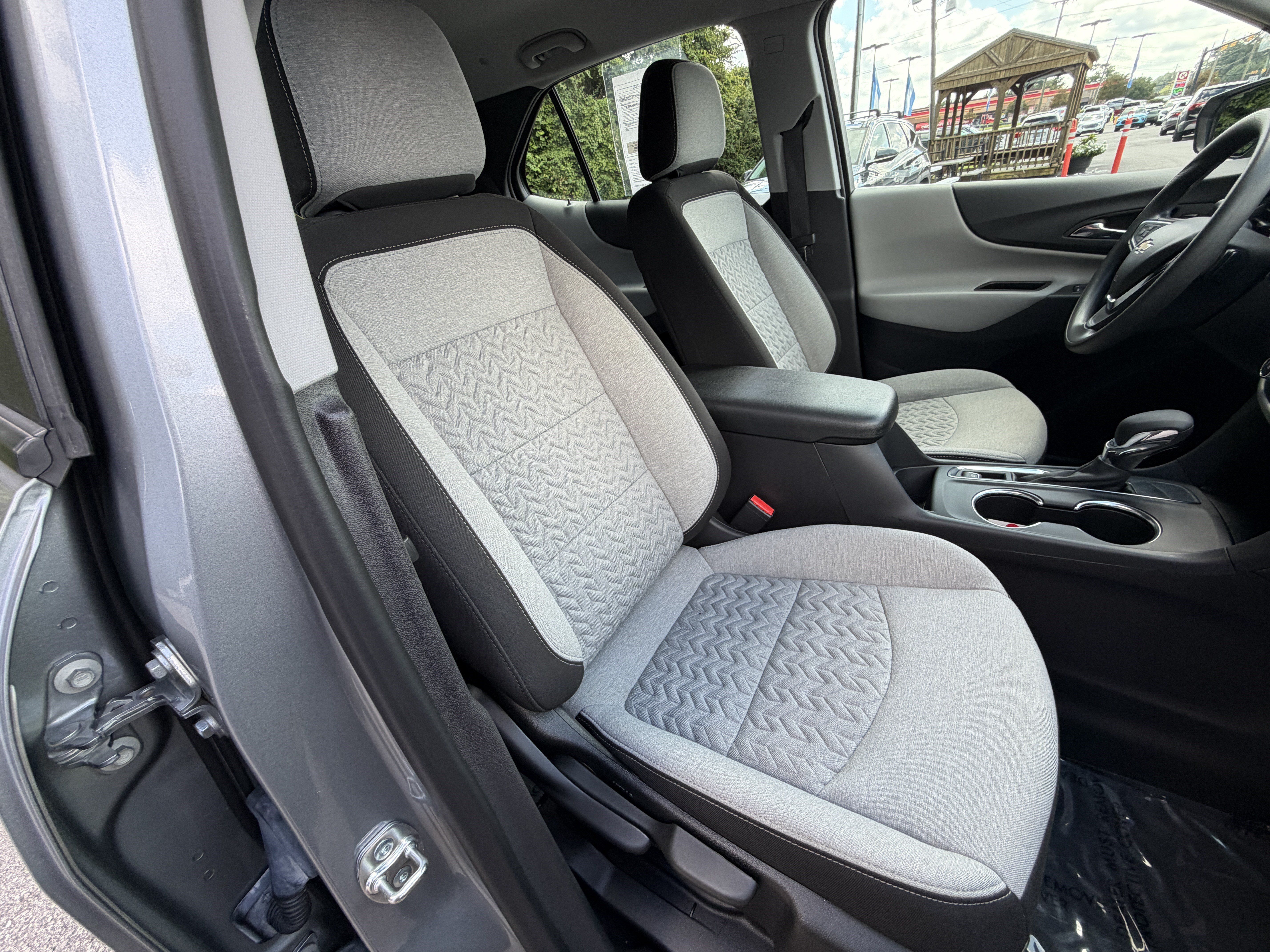 Used 2024 Chevrolet Equinox LS FWD image 50