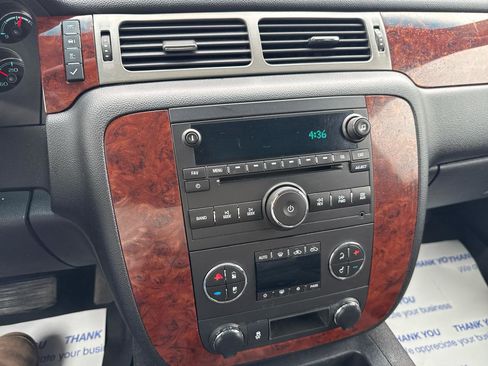 Used 2012 Chevrolet Avalanche LT image 18