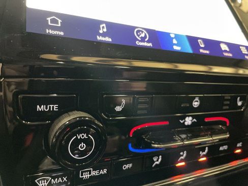 Used 2022 Jeep Grand Cherokee Limited 4xe image 23