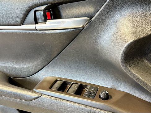 Used 2021 Toyota Camry LE FWD image 20