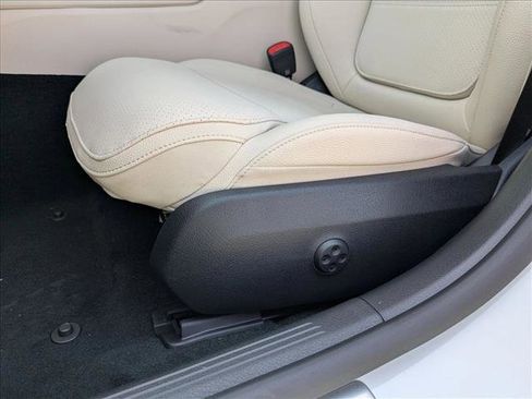 Certified 2025 Mercedes-Benz C 300 Sedan image 4