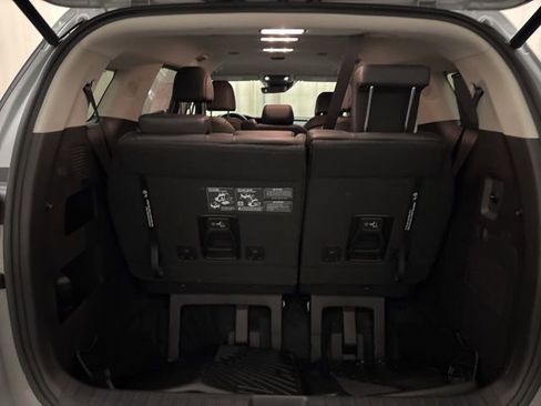 Certified 2024 Kia Carnival EX image 8
