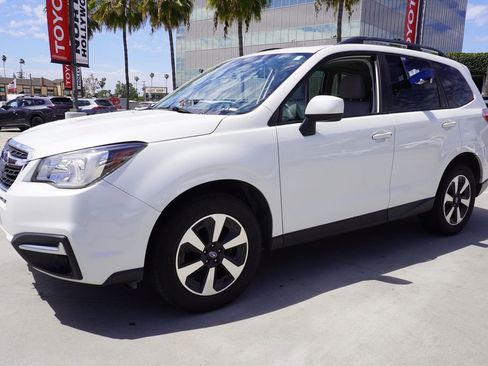 Used 2018 Subaru Forester 2.5i Premium AWD/4WD image 5