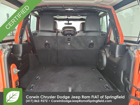 Used 2023 Jeep Wrangler Unlimited Sahara AWD/4WD image 30