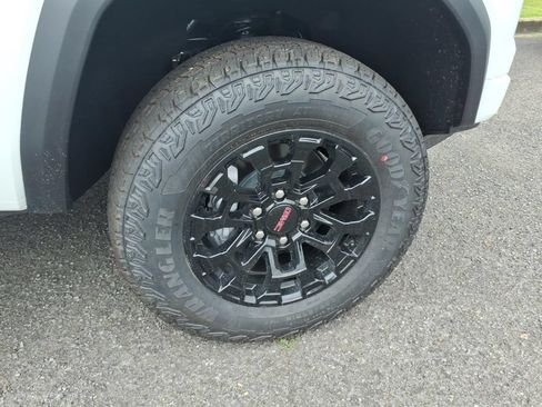New 2026 GMC Canyon Elevation w/ Convenience Package AWD/4WD image 9