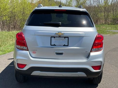 Used 2018 Chevrolet Trax LT w/ LT Convenience Package FWD image 28