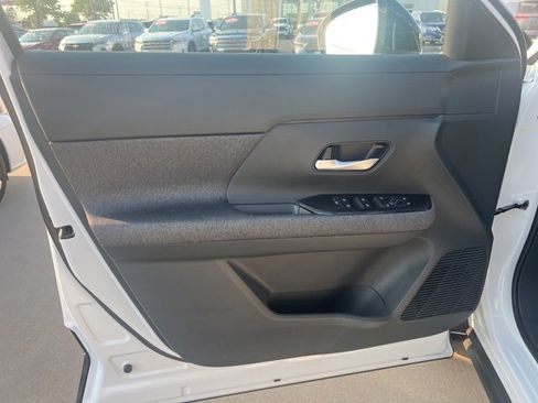 New 2025 Nissan Kicks SV image 10