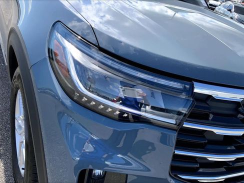 Certified 2025 Ford Explorer Active w/ Active Comfort Package image 28