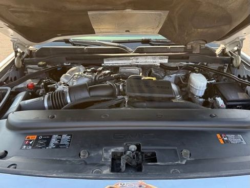 Used 2019 GMC Sierra 2500 Denali w/ Duramax Plus Package AWD/4WD image 30