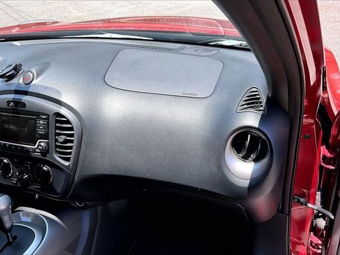 Used 2016 Nissan Juke S FWD image 22