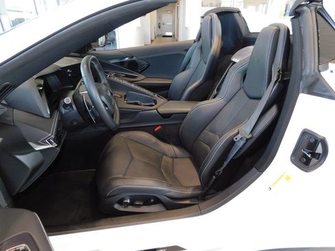 Used 2023 Chevrolet Corvette Stingray Preferred Conv w/ Z51 Performance Package RWD image 11