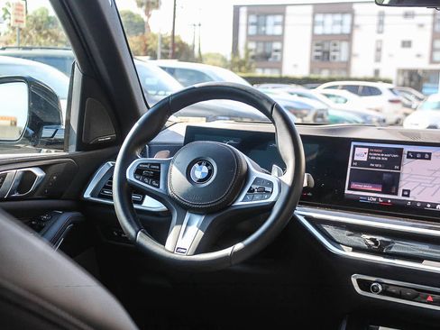 Used 2026 BMW X5 sDrive40i w/ M Sport Package RWD image 13