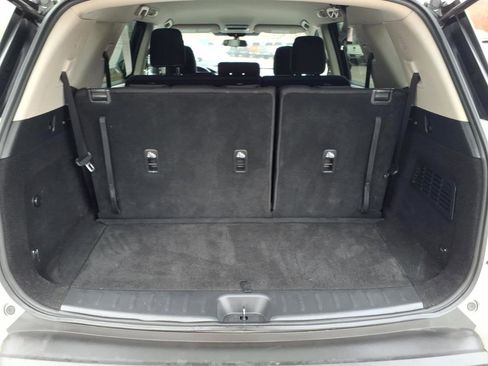 Used 2022 Nissan Pathfinder SV image 11