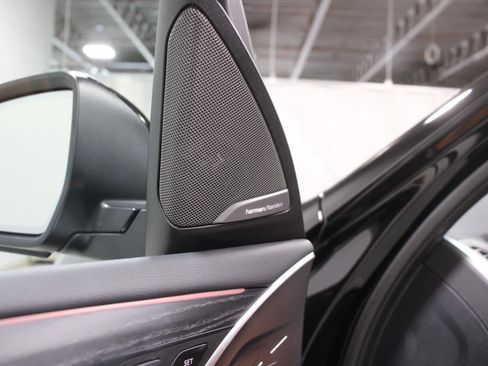 Used 2023 BMW X3 xDrive30i w/ Premium Package image 3